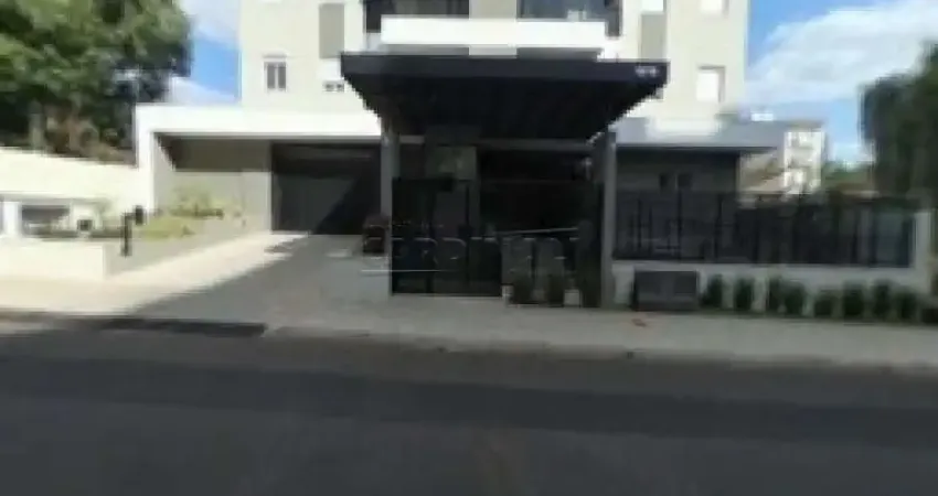 Apartamento de três dormitórios sendo um suíte com localização privilegiada.