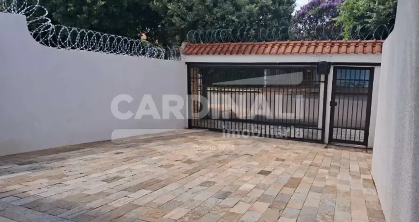 Linda casa a venda com localização espetacular, área de lazer completo