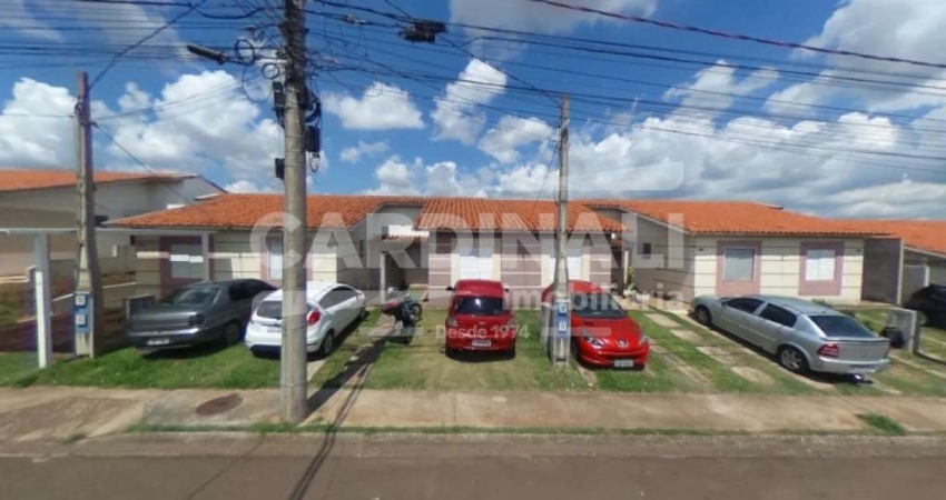 Imóvel localizado dentro do condomínio ambiente seguro, agradável e com área de lazer.