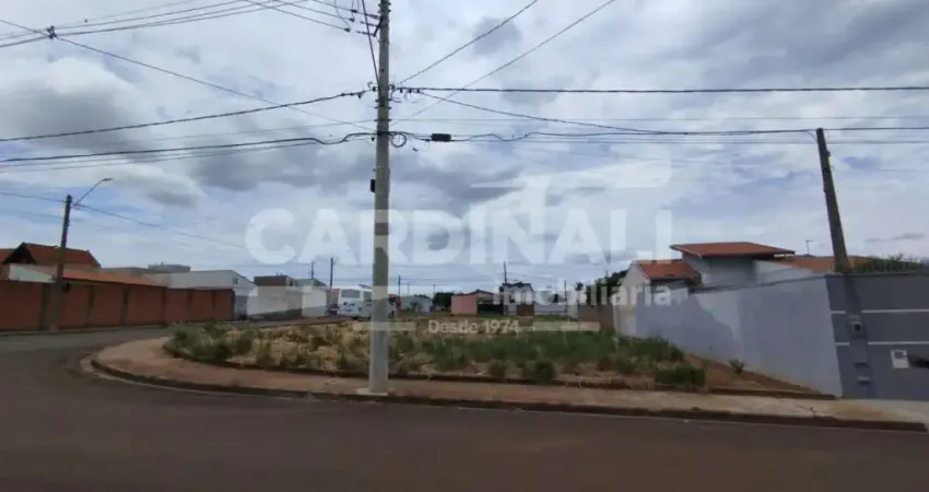 Terreno localizado no bairro Jardim Embare, plano e pronto para construir.
