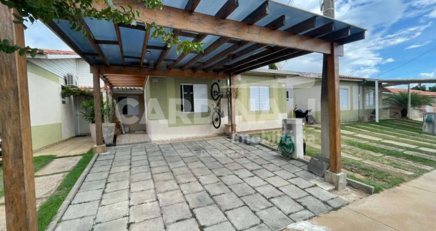Linda casa em condomínio fechado e toda mobiliada