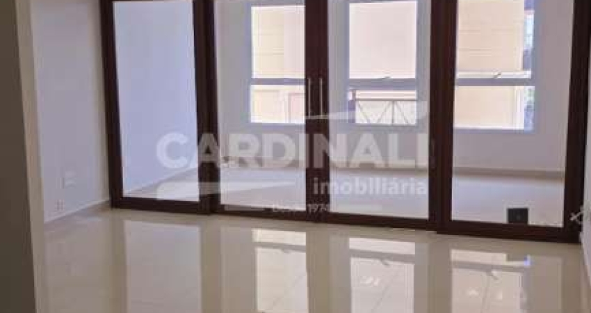 Comercial Sala / Salão com Condomínio em São Carlos