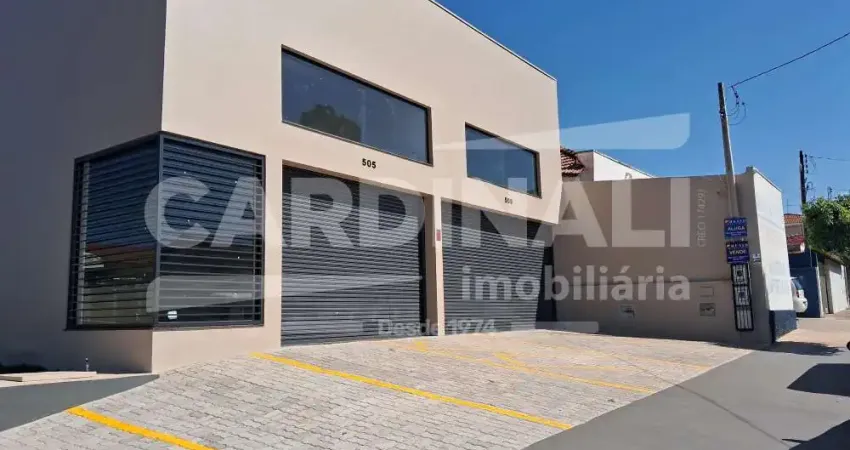 Prédio comercial com 02 salões independentes, com localização privilegiada.