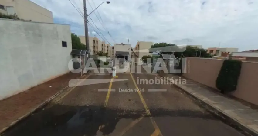 Apartamento localizado dentro do condomínio fácil acesso bem perto da portaria que atualmente e 24 horas no bairro Jardim das Torres.