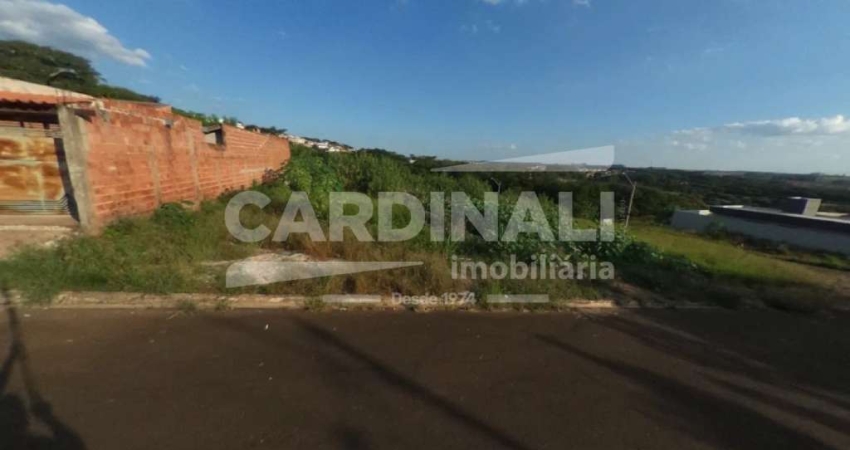 Terreno localizado no bairro Jardim Embare, plano e pronto para construir.