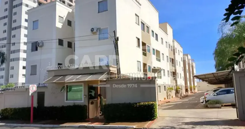 Apartamento com ótima localização, próximo a escola e creche.