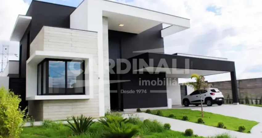 Casa à Venda em condomínio no Swiss Park com 3 suítes e piscina