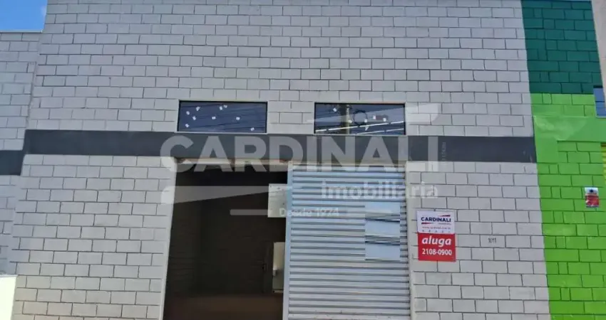 Salão comercial com localização espetacular, novo, pé direito alto.