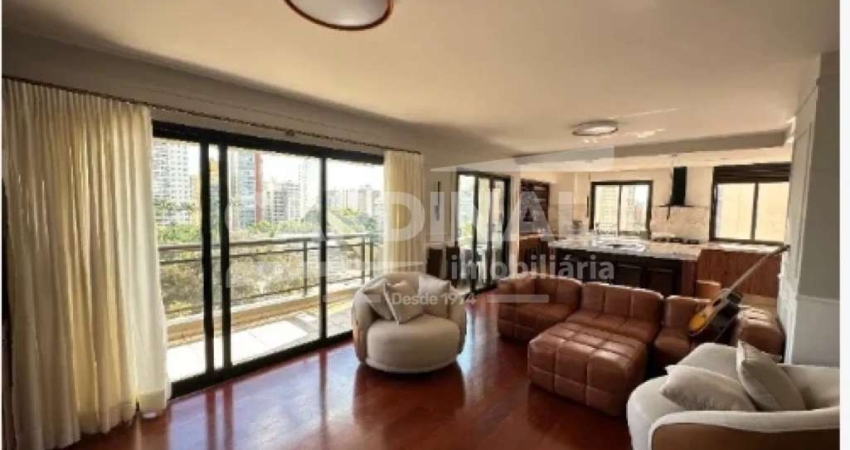 Luxuoso apartamento em frente ao centro de convivência no Cambuí em Campinas-SP.