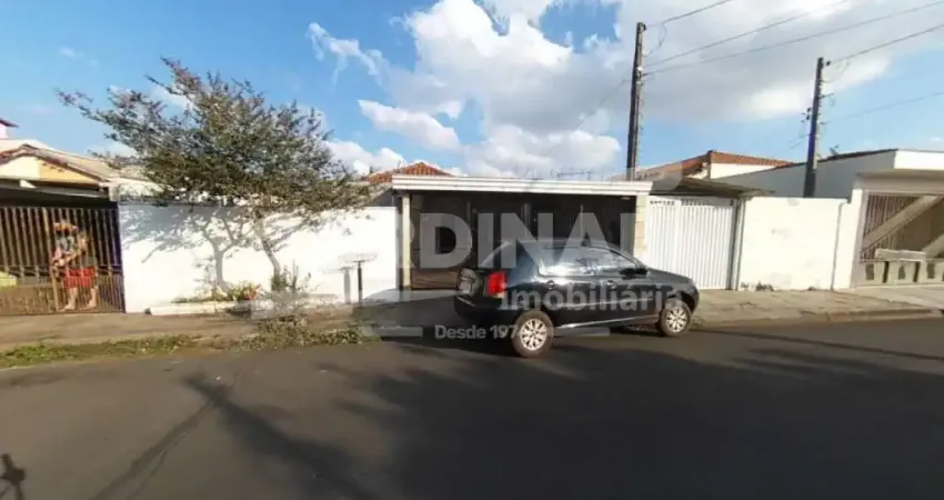 Casa térrea -  excelente localização - Churrasqueira  quintal coberto  -  ar-condiciando -  edicula garagem coberta  -  alarme
