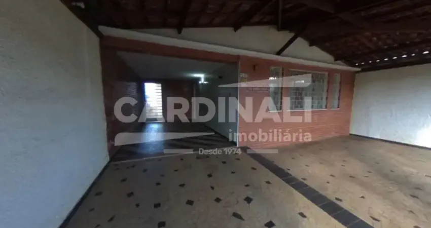 Casa Terra grande e bem localizada próximo de escola e comércios fácil acesso ao centro bairro Vila Faria.