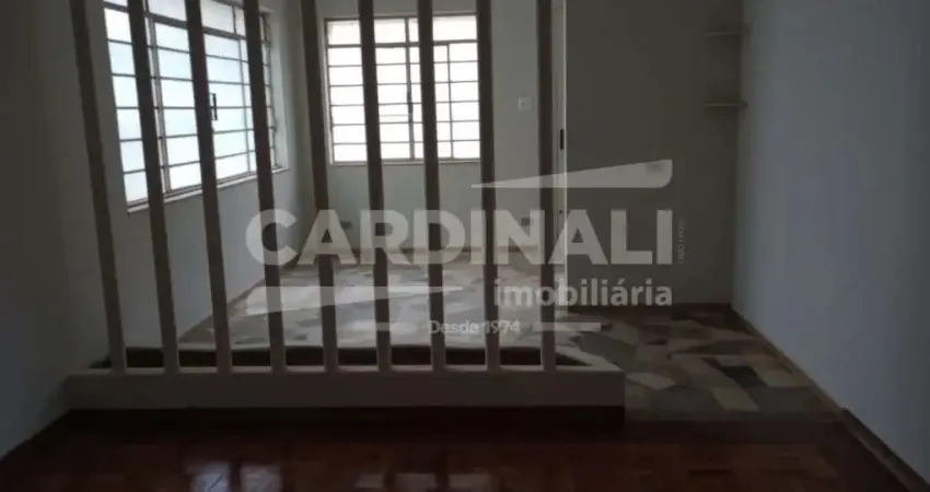 Casa de três dormitórios no centro de são carlos tanto residencial quanto comercial.