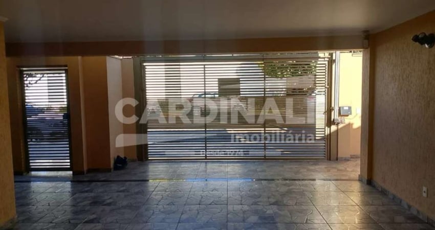 Casa com excelente localização, próximo a comércio.