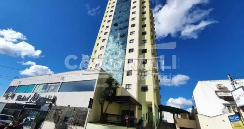 Comercial Sala / Salão com Condomínio em São Carlos