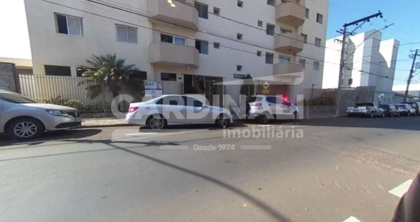 Apartamento com 3 dormitórios, sendo 1 suíte, 2 banheiros, cozinha, garagem e sala