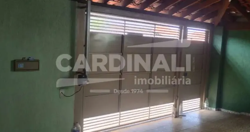 Casa com ótima localização, próximo a escolas e creches.