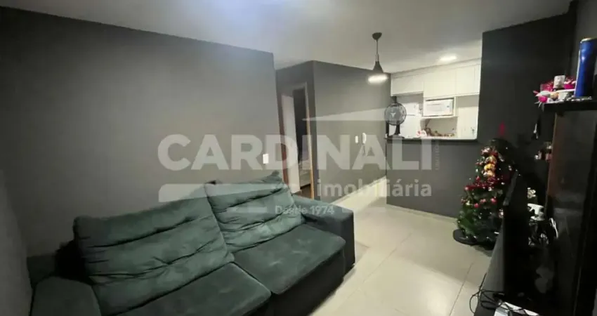 Apartamento padrão Com armários planejados na cozinha, lavanderia e banheiro.