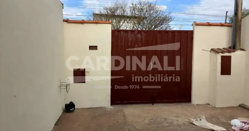 Casa com boa localização, próximo a escolas e creches.
