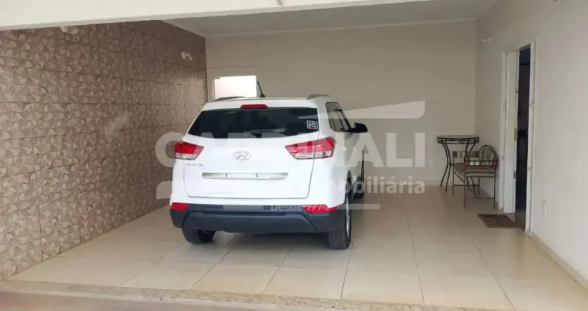 Casa com excelente localização, próximo supermercados e comércio.