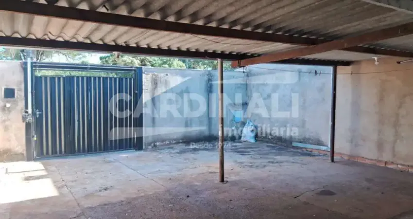 Casa com ótima localização, próximo a mercados, escolas a 5 minutos do centro da cidade.