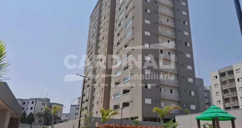 Apartamento com ótima localização, com suíte e área de lazer completo.