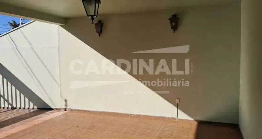 Lindo sobrado de esquina, completo de armários e com localização privilegiada.
