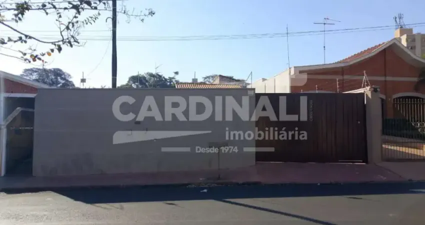 Casa com excelente localização, próximo a supermercados e comércio.