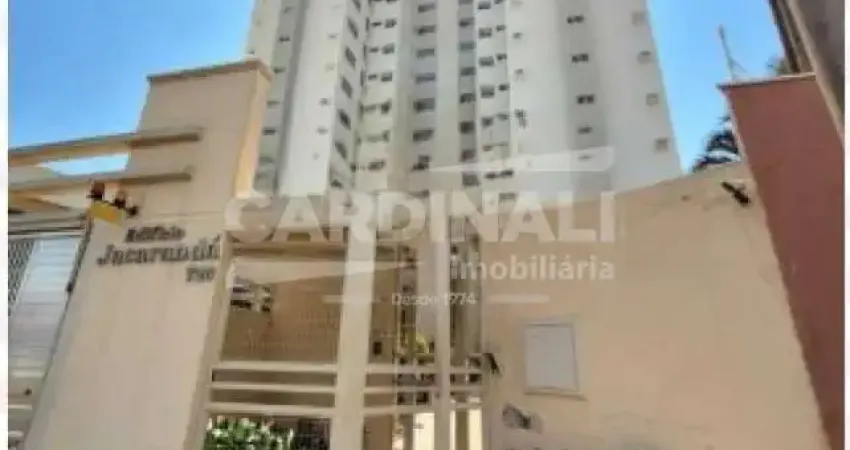 Apartamento com localização privilegiada, 03 suítes e condomínio com área de lazer completo.