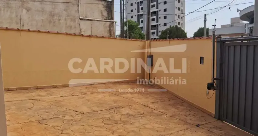 Casa com ótima localização, próximo ao poupa tempo e uniara.