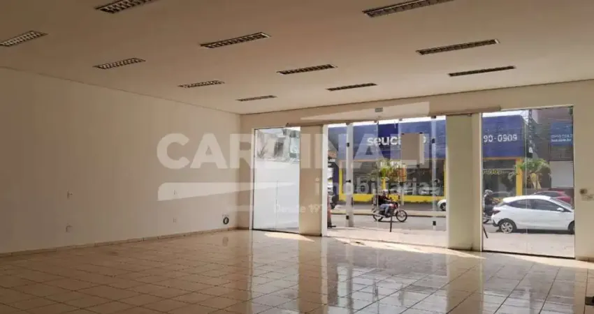 Salão comercial com ótima localização, ótima oportunidade para abrir seu comercio no principal corredor comercial da cidade.