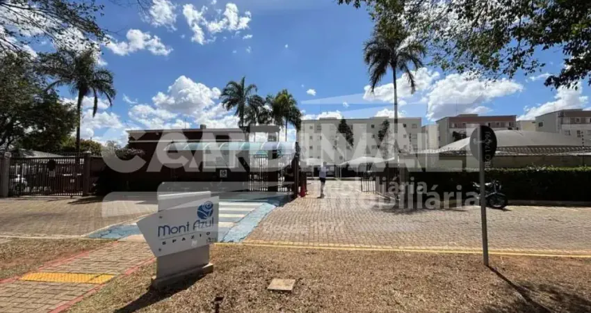 Apartamento com 2 dormitórios com armários planejados e 1 vaga coberta.