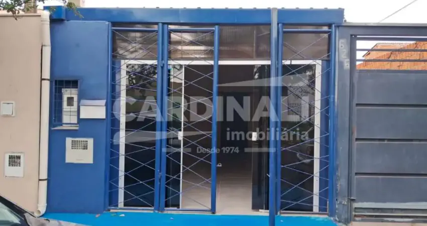 Salão comercial com ótima localização, próximo de serviços essenciais.