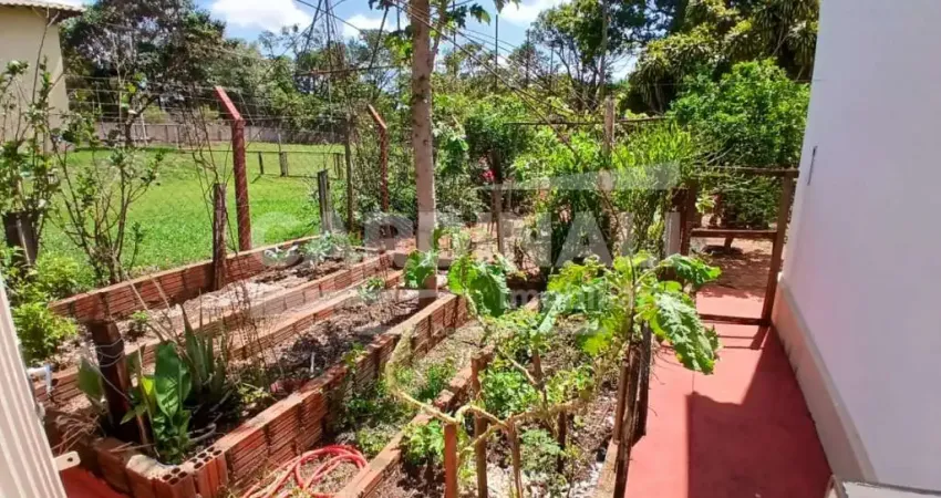 Uma belíssima chácara, com uma ótima localização, excelente pra quem procura comodidade, conforto e espaço.