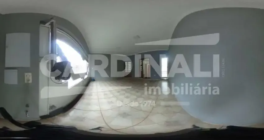 Casa 3 dormitórios, garagem coberta para 2 carros próximo a eletrolux