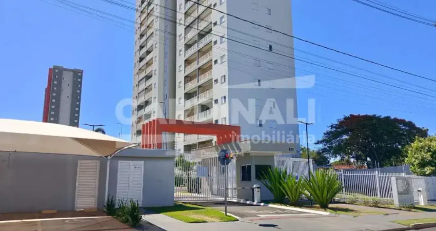 Apartamento com excelente localização, próximo a supermercados e comércio.
