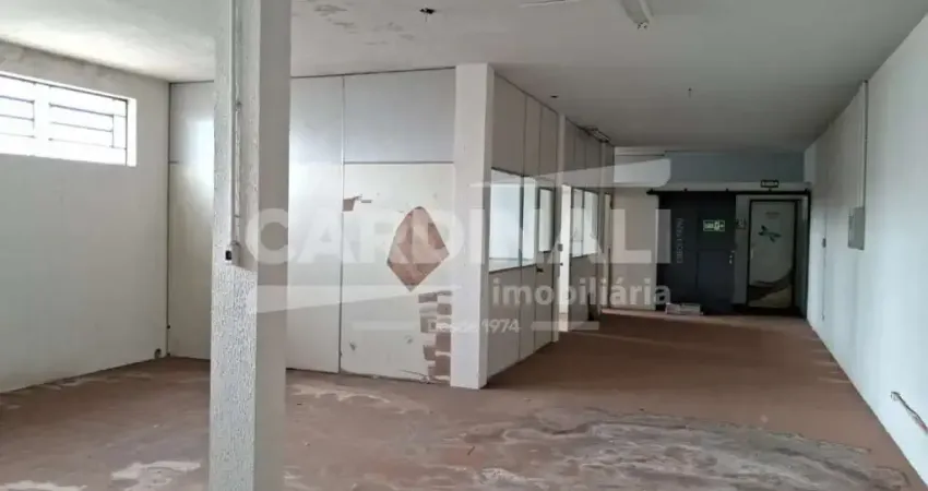 Barracão com ótima localização, acesso rápido para rodovia Washington Luiz.