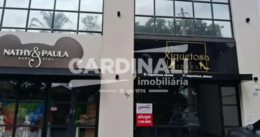 Salão comercial com ótima localização, com banheiros já adaptados e mezanino.