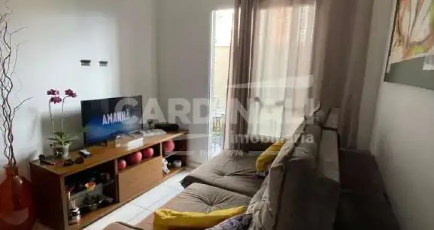 Apartamento com excelente localização, próximo a supermercados e comércios.