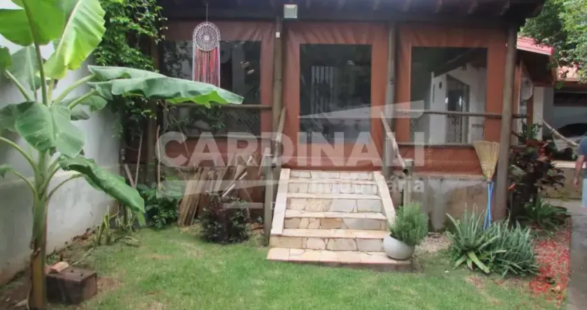 Casa com 3 quartos à venda na Rua Adácio da Matta, Casa, 270, Jardim Dom Pedro I, Araraquara