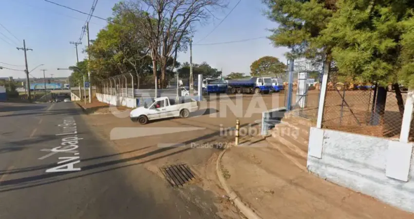 Área comercial em frente a rodovia wasghington luiz, com 100 metros de testeira e área total de 3.500 metros quadrados. área construída de aproximadamente 900 metros quadrados; área conta com