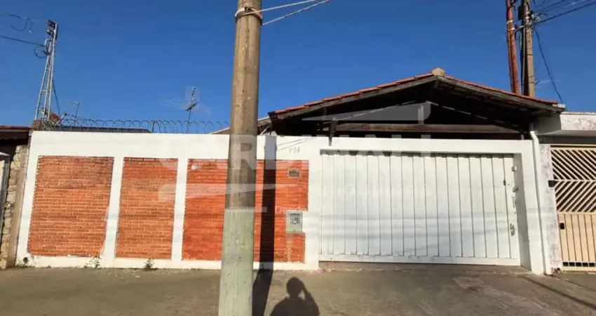 Casa com 3 dormitórios no Jardim Beatriz próxima a Escola Carmine Botta em São Carlos