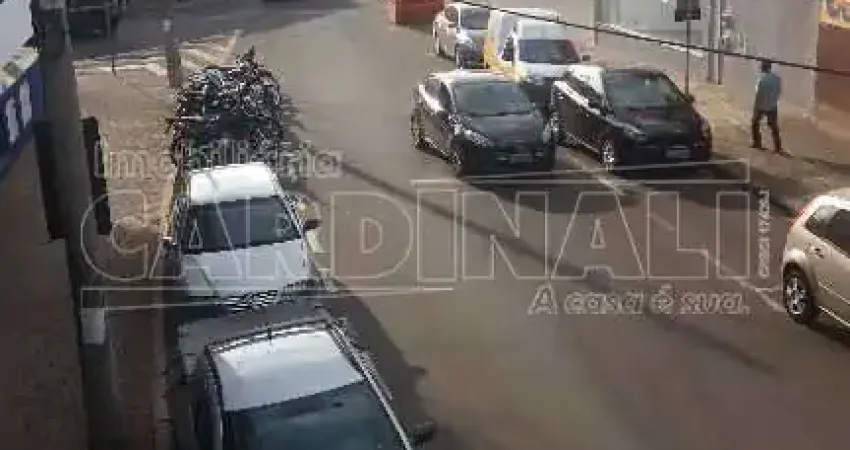 Sala Comercial no Núcleo Residencial Silvio Vilari próxima a Peixaria Central em São Carlos