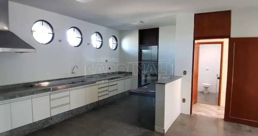 Casa residencial ou comercial com 5 dormitórios e 3 suítes na Vila Tamoio de Ibaté