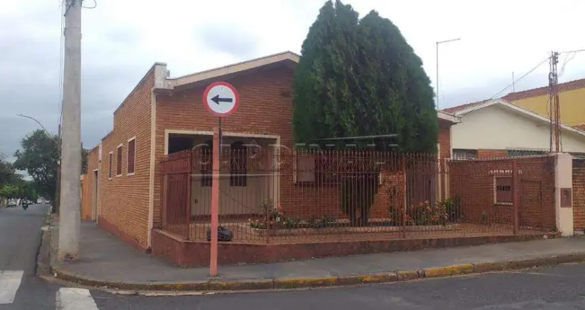 Casa com 2 quartos à venda na Avenida Bandeirantes, Esquina com a rua 13, 1640, Centro, Araraquara