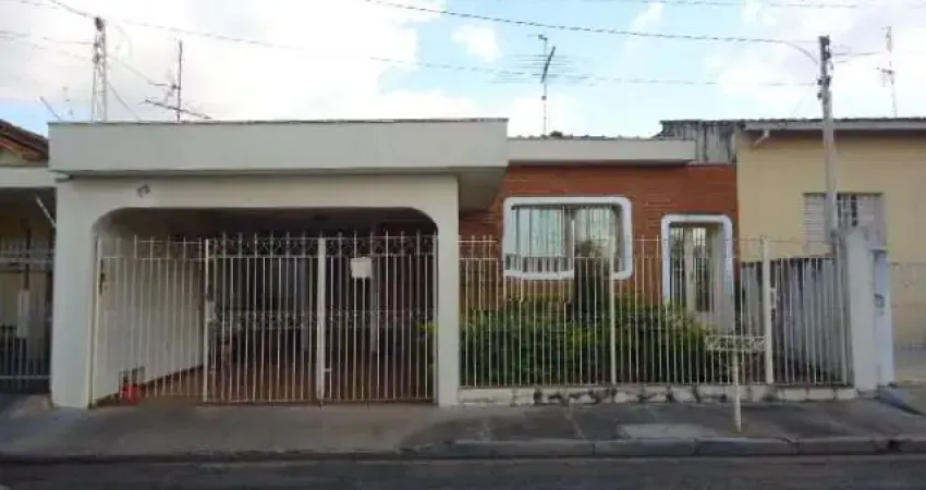 Casa com 3 quartos à venda na Rua Cincinato Braga, 72, Vila Pelicano, São Carlos