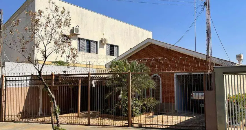 Casa com 3 quartos à venda na Rua Expedicionários do Brasil, 3073, Centro, Araraquara