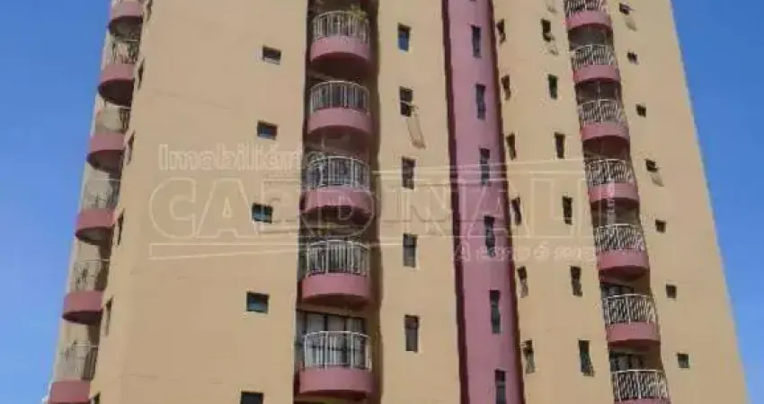 Apartamento com 2 dormitórios no Centro próximo a Escola Prof. Sebastião de Oliveira Rocha em São Carlos
