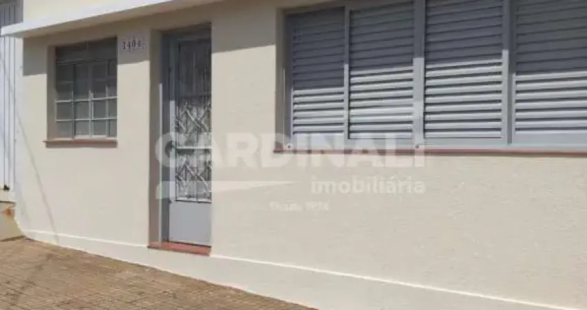 Apartamento Kitnet com 1 dormitório no Centro próximo ao Passarinho Hortifrúti, próximo a farmácia em São Carlos.