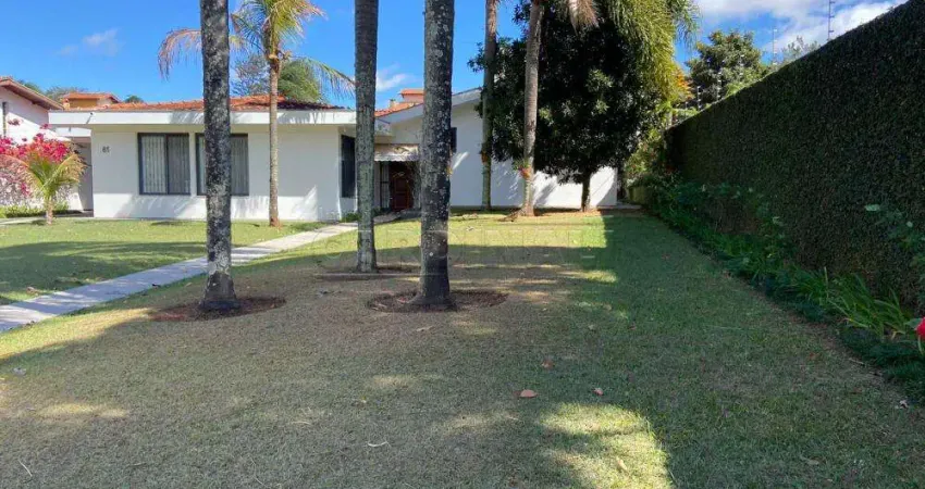 Casa com 3 dormitórios sendo 2 suítes completa de armários