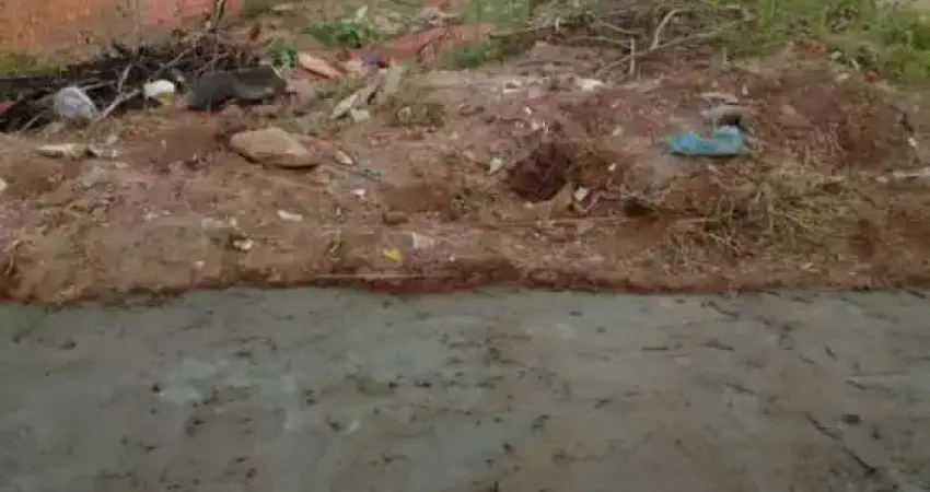 Terreno à venda na Rua Rino Sannicolo, SN, Cidade Aracy, São Carlos